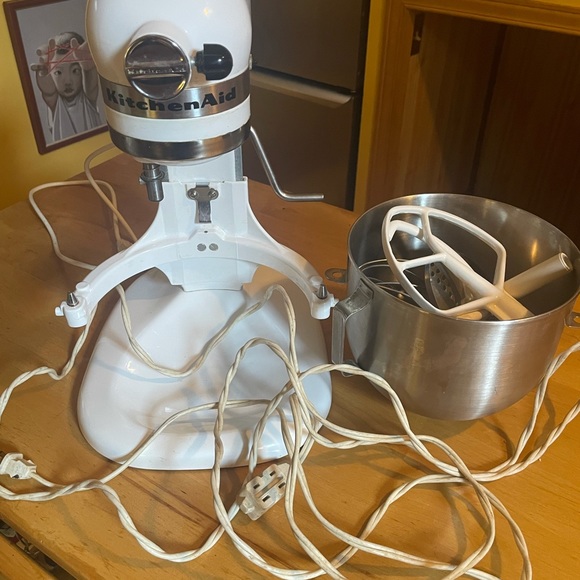 KitchenAid mixer - Picture 3 of 8